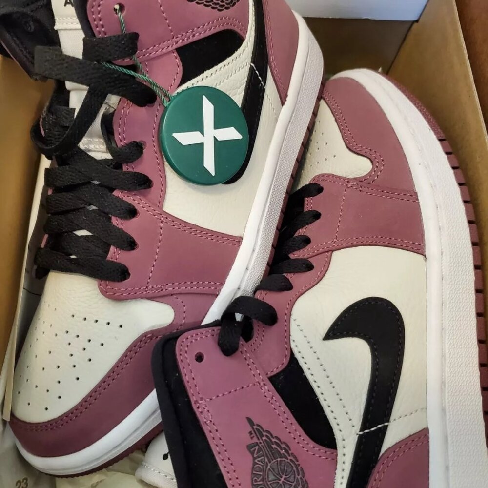 Jordan 1 Mid Light Mulberry Size 6.5 (2021) Stock X Certified! New!